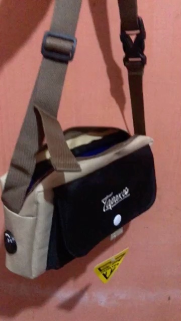 TAPAXCO Tas Selempang Pouch slingbag Tapax shecker unisex pria/wanita - Foto ulasan pembeli