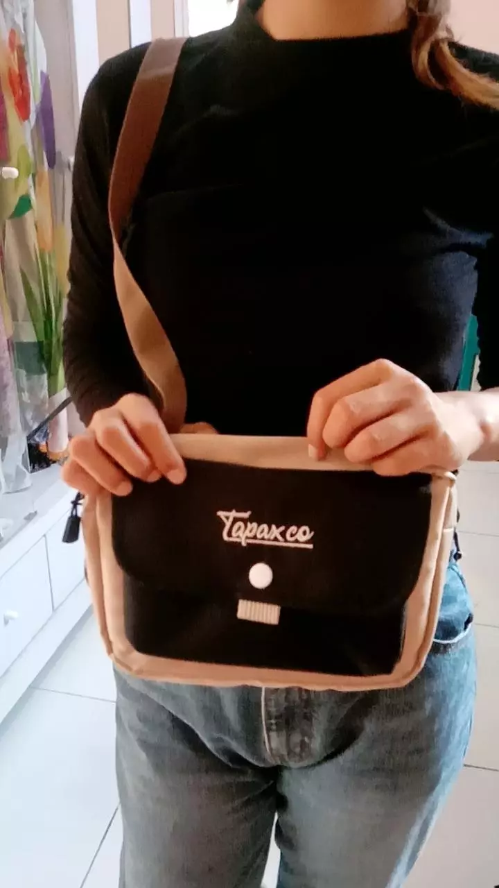 TAPAXCO Tas Selempang Pouch slingbag Tapax shecker unisex pria/wanita - Foto ulasan pembeli