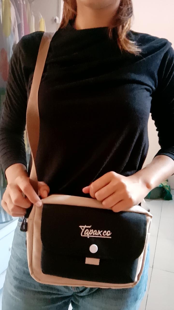 TAPAXCO Tas Selempang Pouch slingbag Tapax shecker unisex pria/wanita - Foto ulasan pembeli