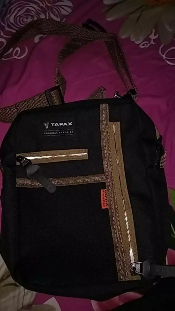 TAPAXCO-Tas Selempang Slingbag Pouch Tapax Briton - Foto ulasan pembeli