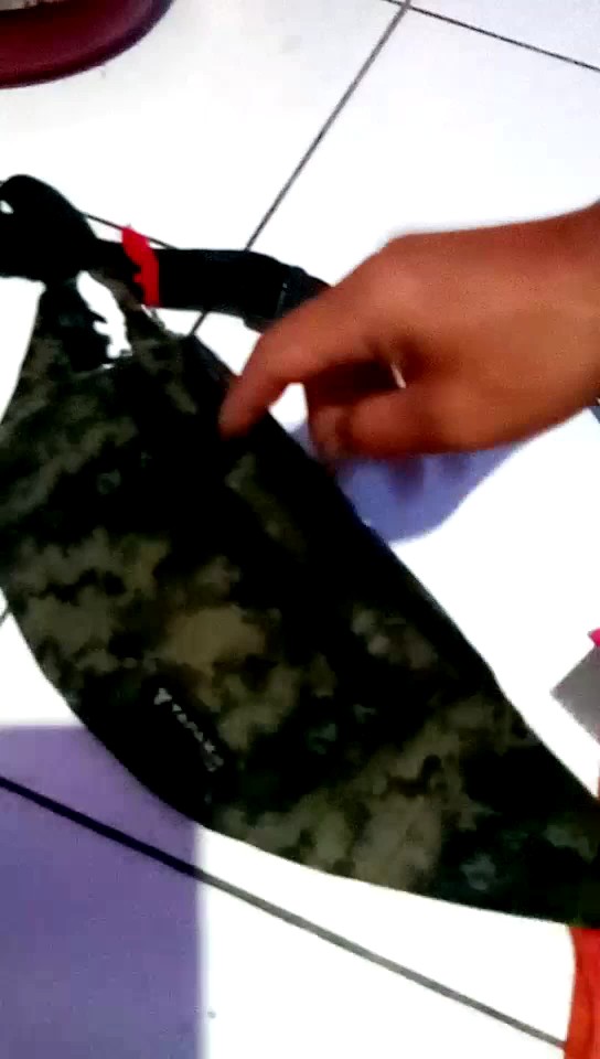 Tapaxco Tas Selempang Unisex Cordura Original - Foto ulasan pembeli