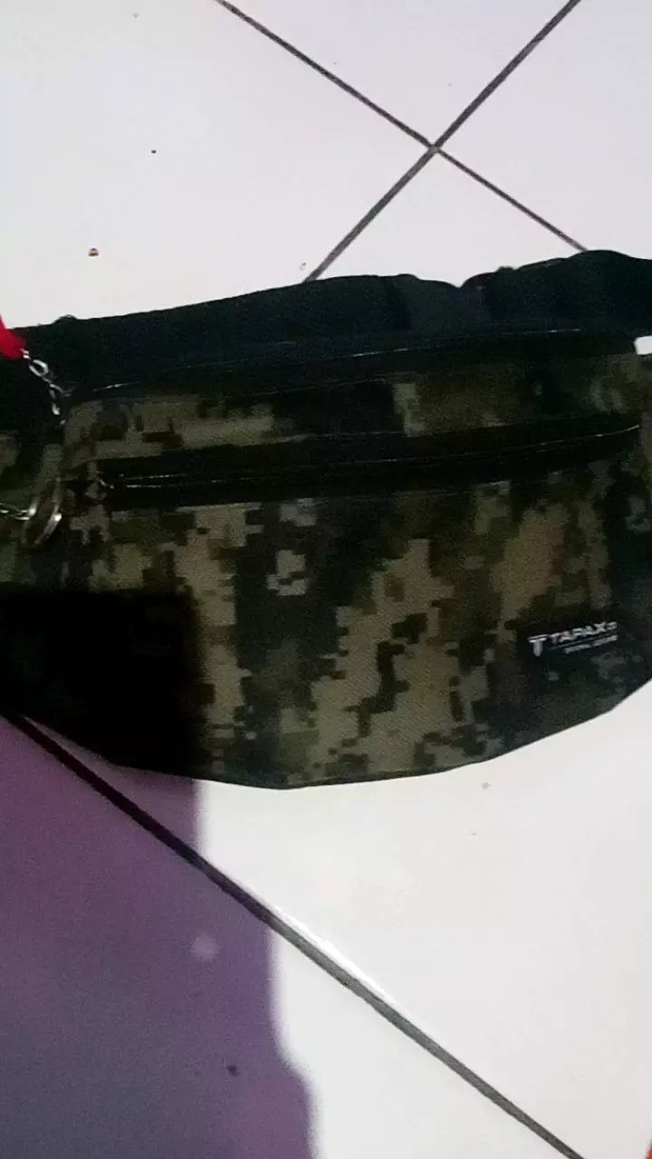 Tapaxco Tas Selempang Unisex Cordura Original - Foto ulasan pembeli