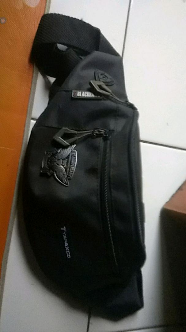 Tapaxco Tas Selempang Unisex Cordura Original - Foto ulasan pembeli