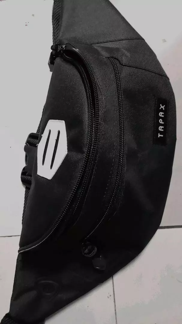 Tapaxco Tas Selempang Unisex Cordura Original - Foto ulasan pembeli