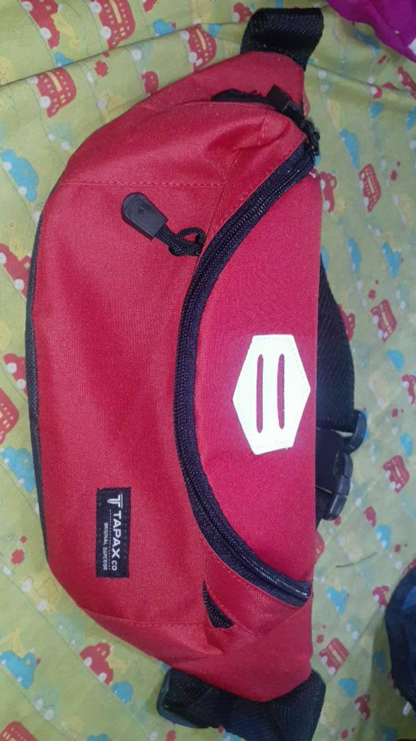 Tapaxco Tas Selempang Unisex Cordura Original - Foto ulasan pembeli