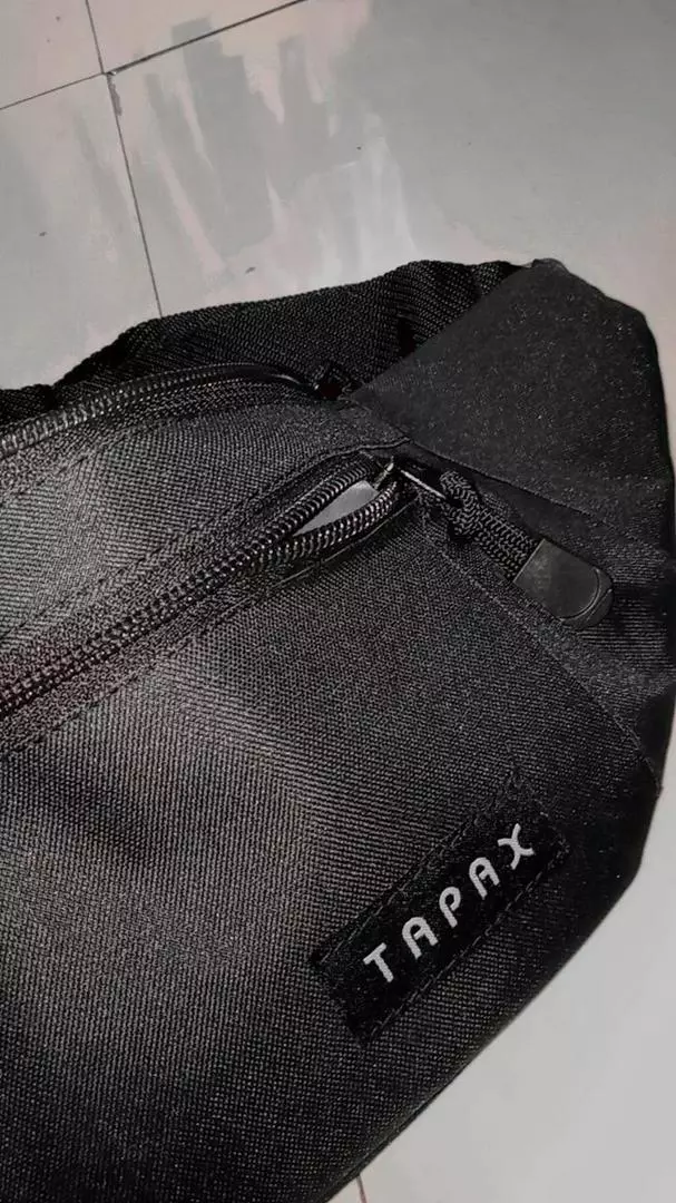 Tapaxco Tas Selempang Unisex Cordura Original - Foto ulasan pembeli