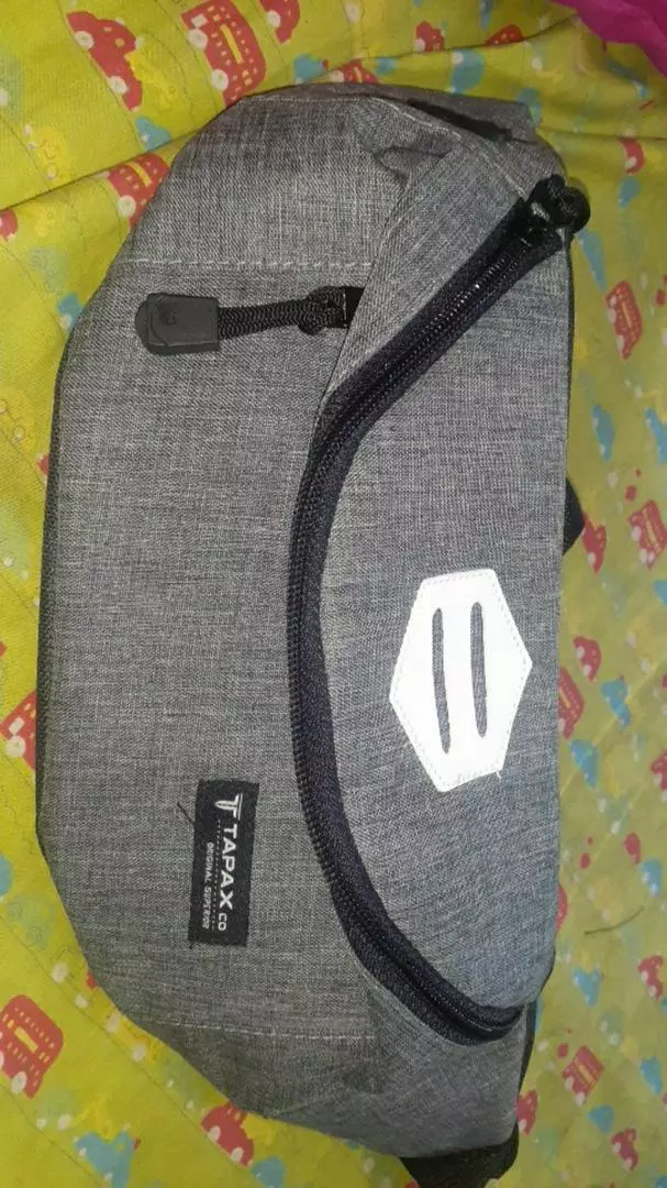 Tapaxco Tas Selempang Unisex Cordura Original - Foto ulasan pembeli