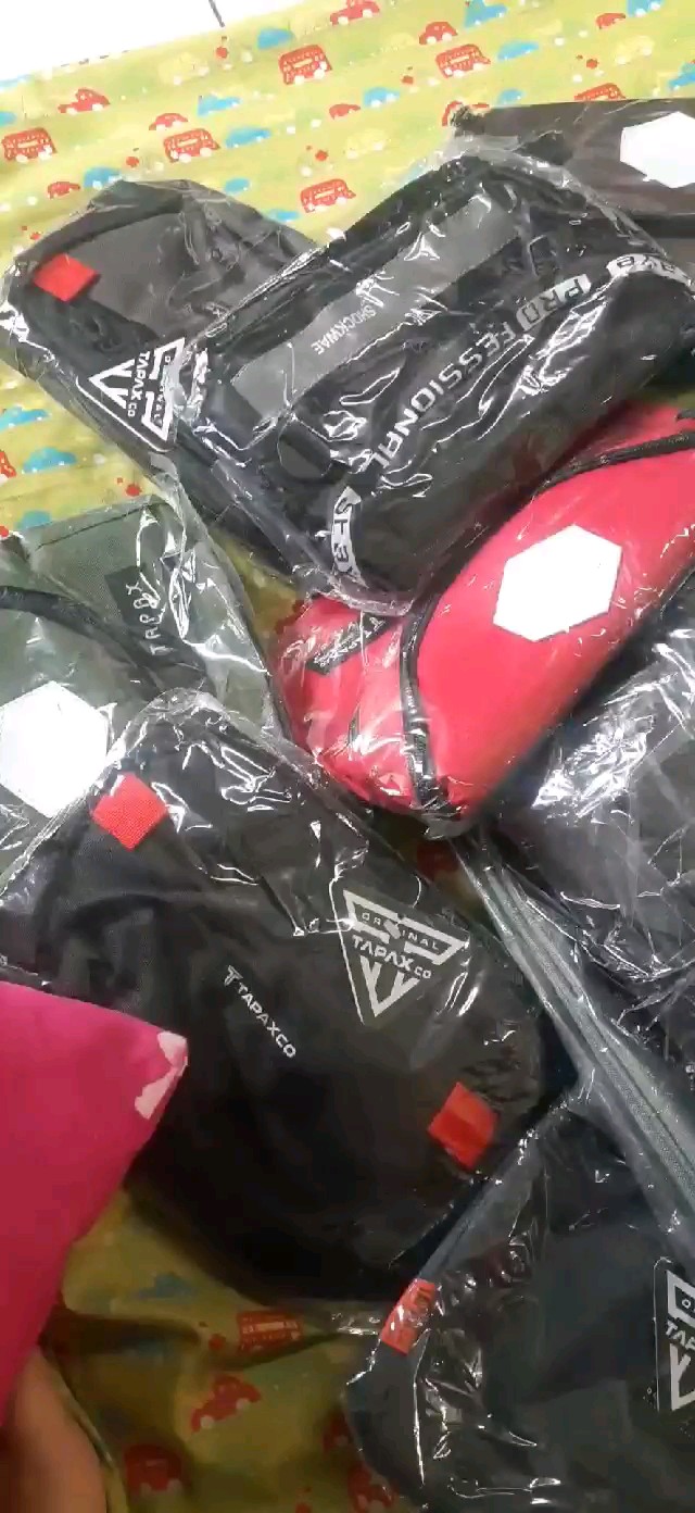 Tapaxco Tas Selempang Unisex Cordura Original - Foto ulasan pembeli