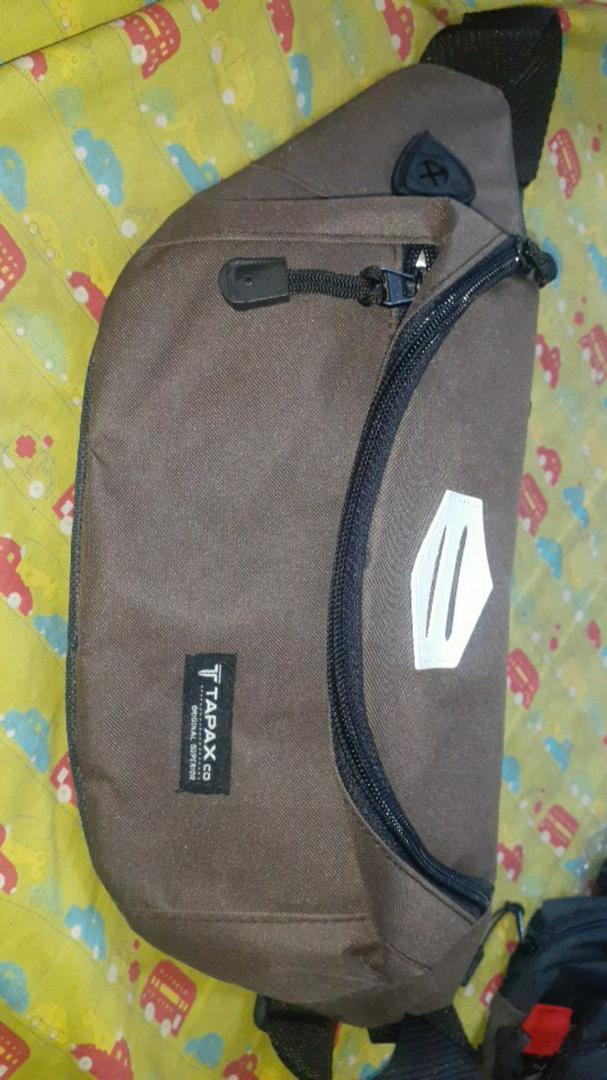 Tapaxco Tas Selempang Unisex Cordura Original - Foto ulasan pembeli