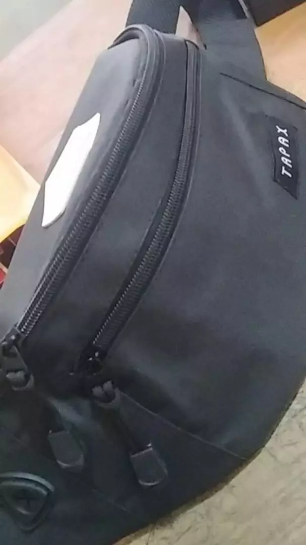 Tapaxco Tas Selempang Unisex Cordura Original - Foto ulasan pembeli