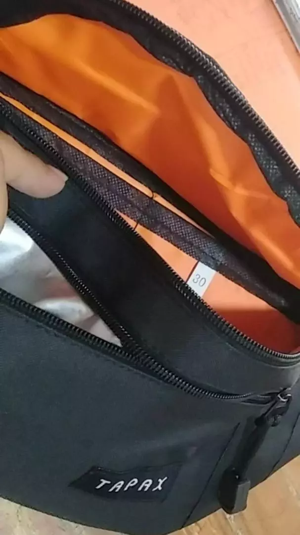 Tapaxco Tas Selempang Unisex Cordura Original - Foto ulasan pembeli