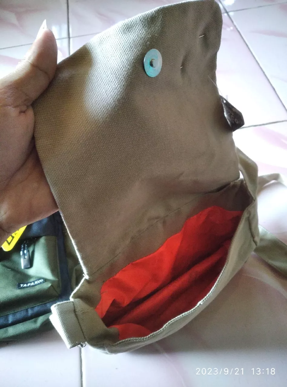 Tapaxco Tas Selempang Unisex Free 2 Bros - Foto ulasan pembeli