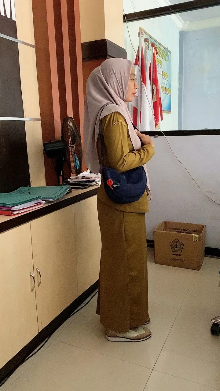 Tapaxco Tas Slingbag Unisex Nylon Free Pin - Foto ulasan pembeli