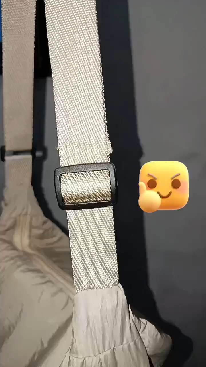Tapaxco Tas Slingbag Unisex Nylon Free Pin - Foto ulasan pembeli
