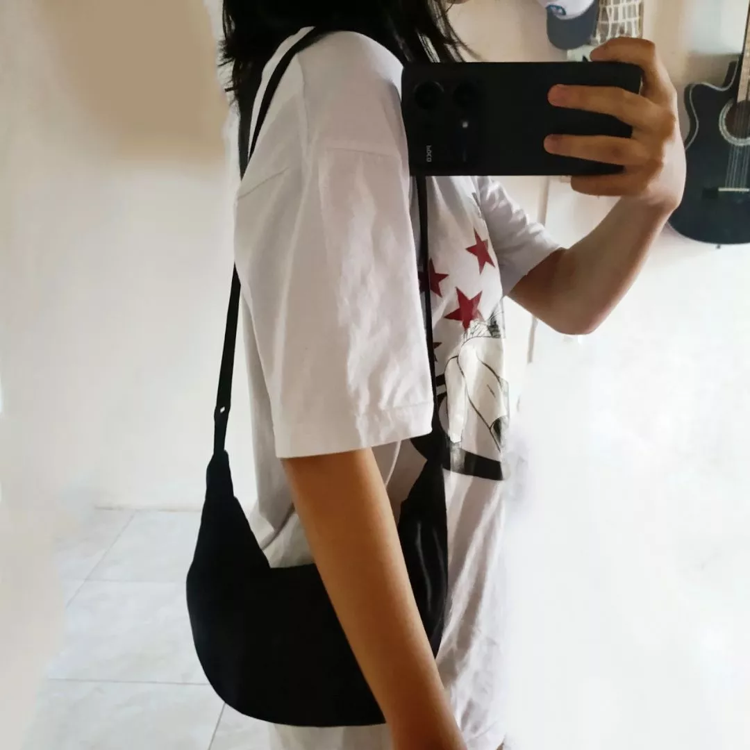 Tapaxco Tas Slingbag Unisex Nylon Free Pin - Foto ulasan pembeli