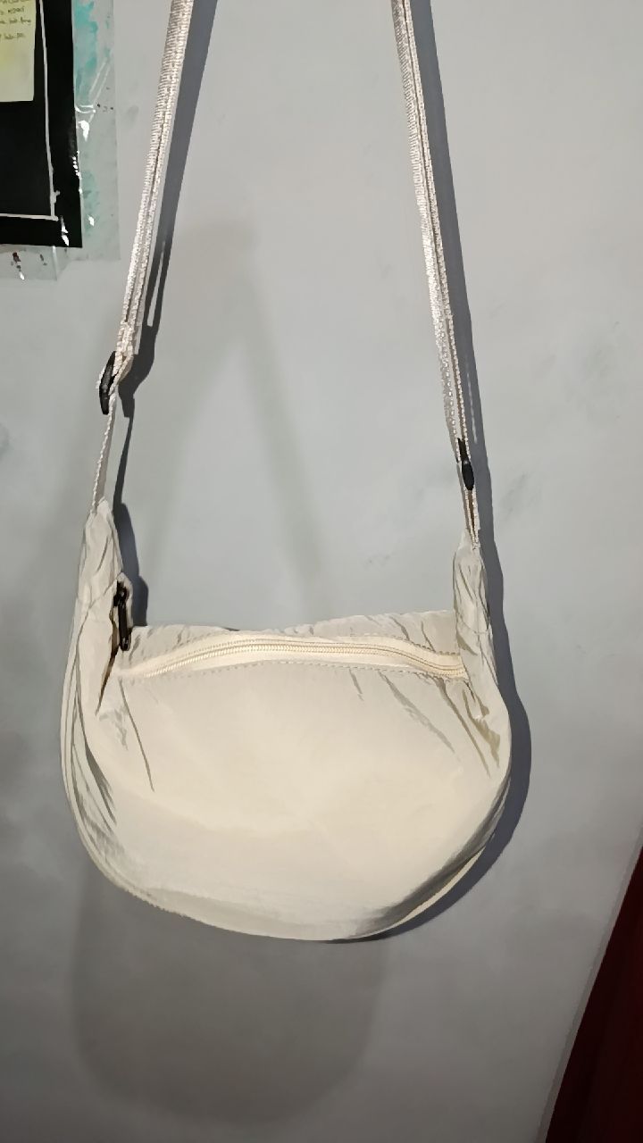 Tapaxco Tas Slingbag Unisex Nylon Free Pin - Foto ulasan pembeli