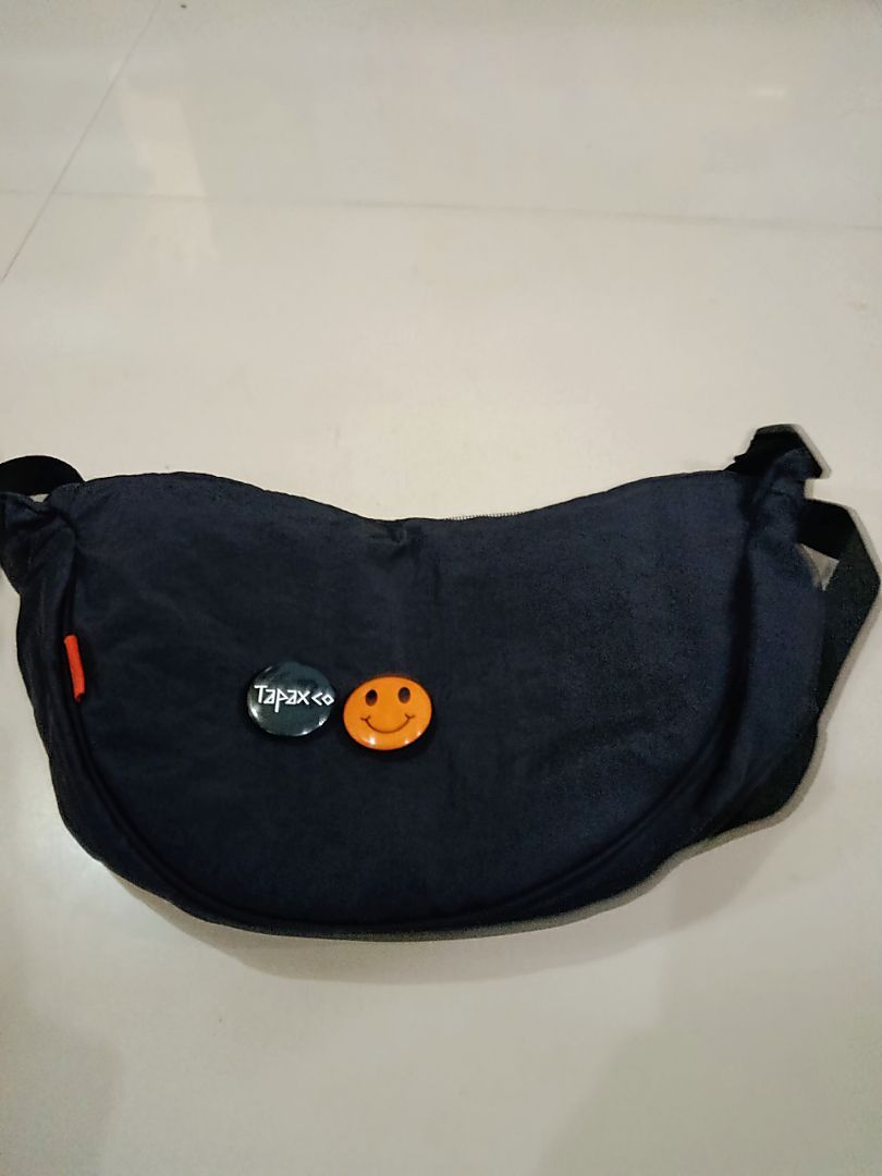 Tapaxco Tas Slingbag Unisex Nylon Free Pin - Foto ulasan pembeli