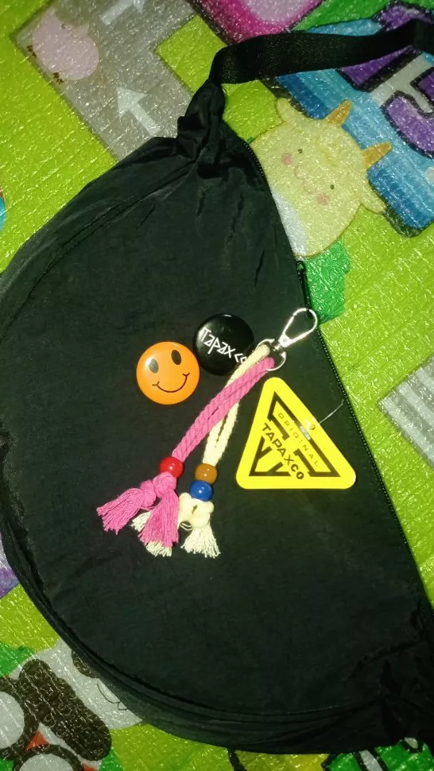 Tapaxco Tas Slingbag Unisex Nylon Free Pin - Foto ulasan pembeli