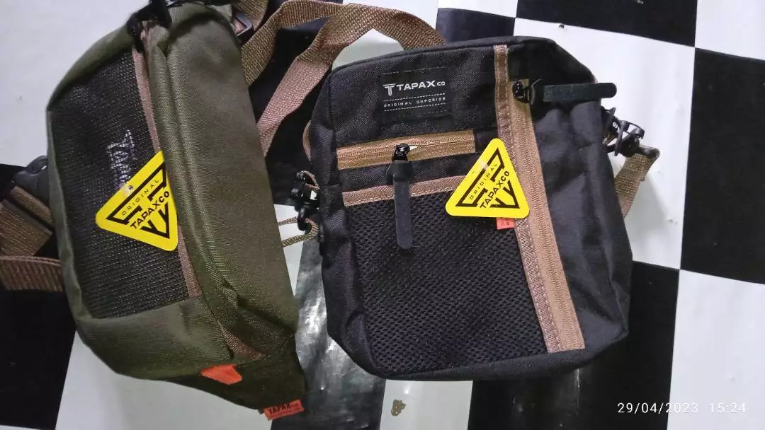 TAPAXCO Tas Waistbag Selempang Pria Tapax Taka - Foto ulasan pembeli