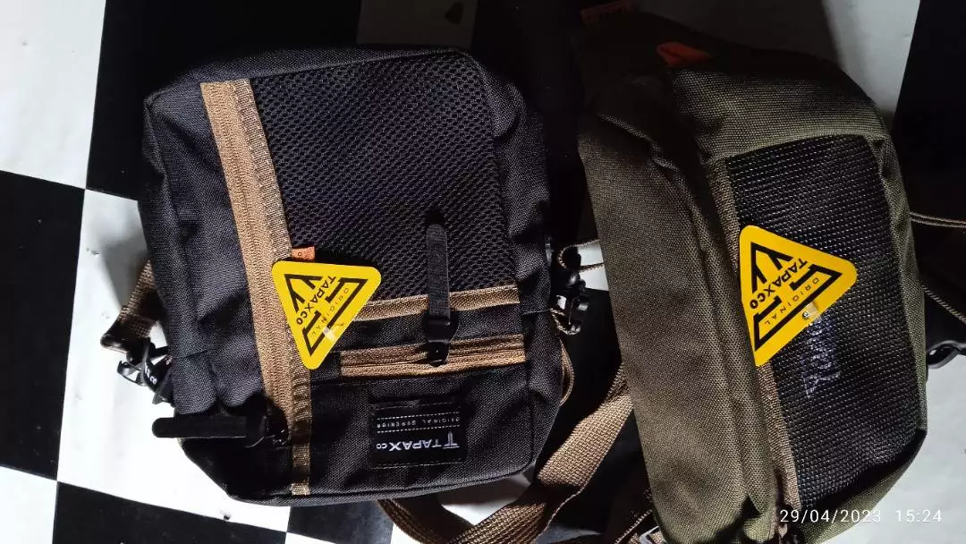 TAPAXCO Tas Waistbag Selempang Pria Tapax Taka - Foto ulasan pembeli