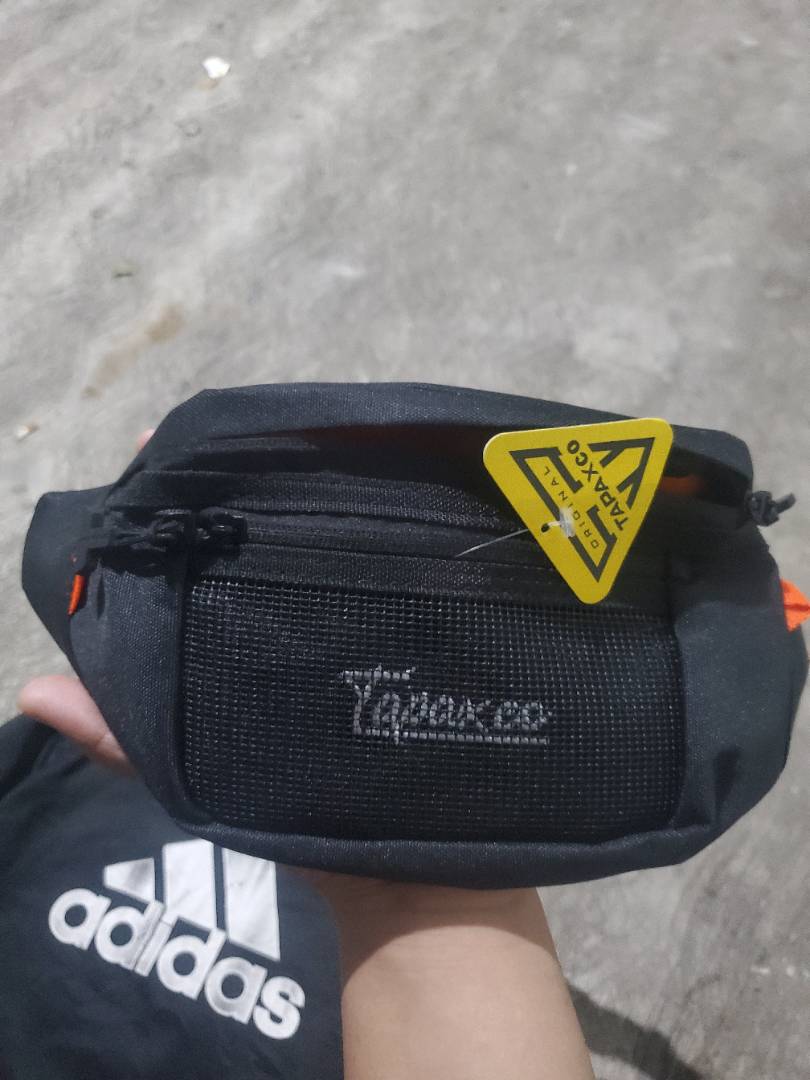 TAPAXCO Tas Waistbag Selempang Pria Tapax Taka - Foto ulasan pembeli