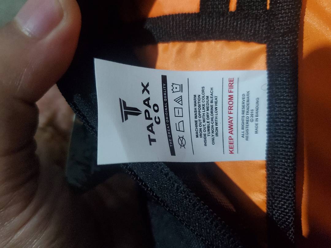 TAPAXCO Tas Waistbag Selempang Pria Tapax Taka - Foto ulasan pembeli