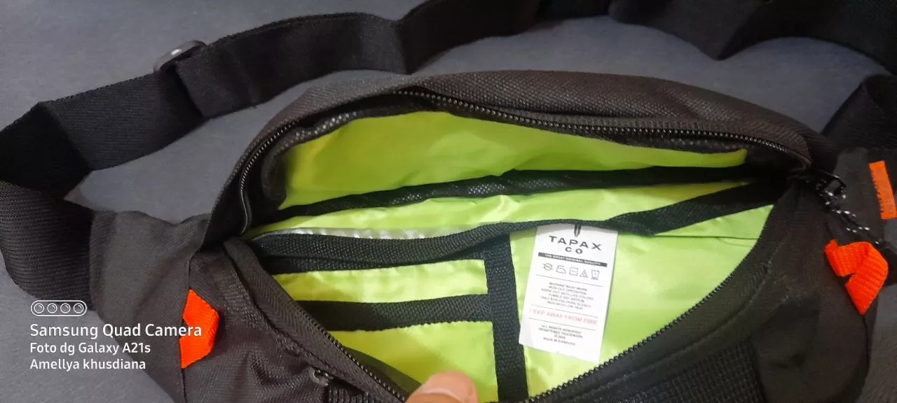 TAPAXCO Tas Waistbag Selempang Pria Tapax Taka - Foto ulasan pembeli