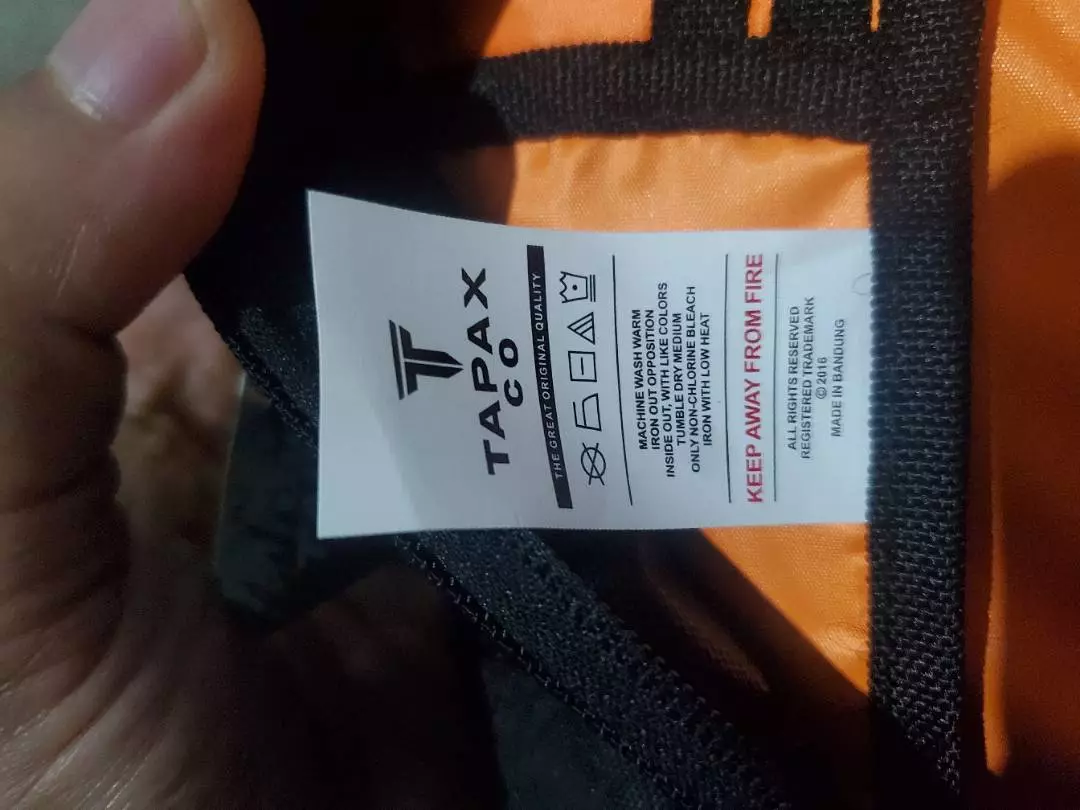 TAPAXCO Tas Waistbag Selempang Pria Tapax Taka - Foto ulasan pembeli