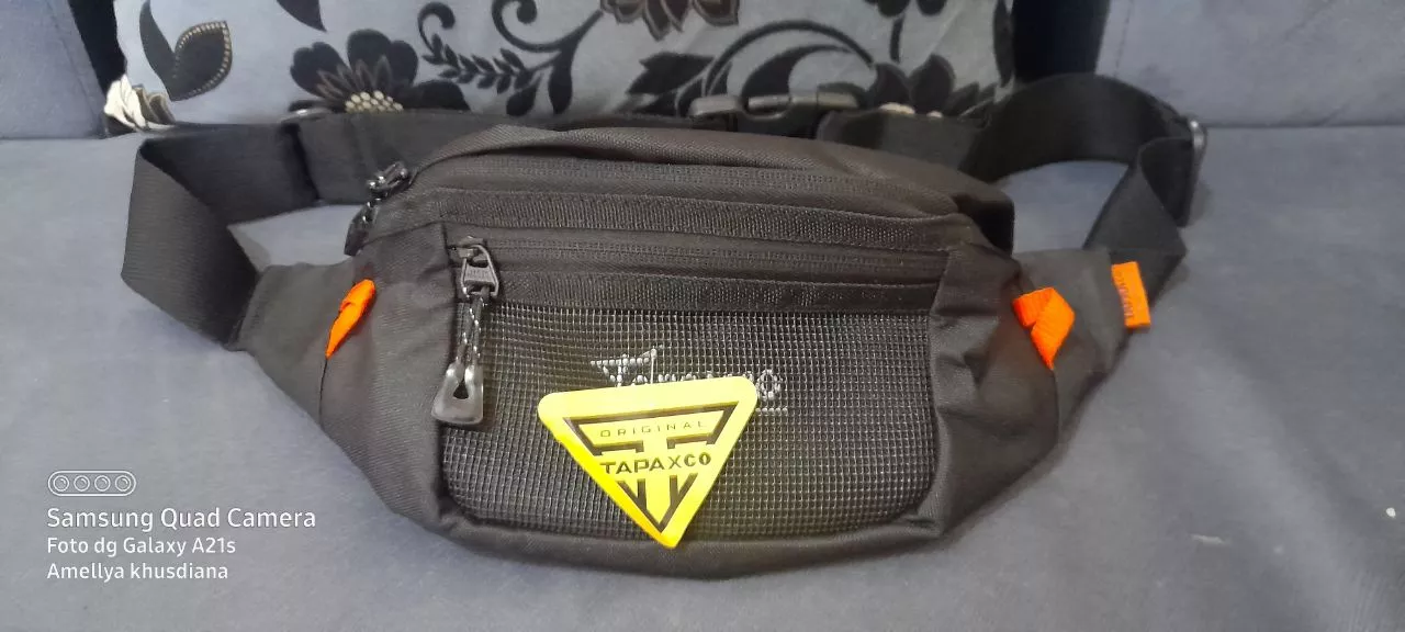 TAPAXCO Tas Waistbag Selempang Pria Tapax Taka - Foto ulasan pembeli
