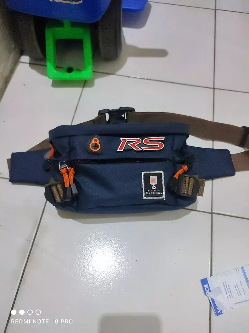 Tas Pinggang Pria R2 006 Unisex 4 Kompartemen - Foto ulasan pembeli