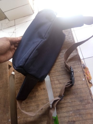 Tas Pinggang Pria R2 006 Unisex 4 Kompartemen - Foto ulasan pembeli