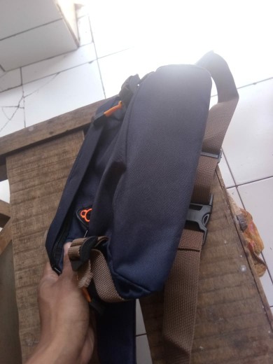 Tas Pinggang Pria R2 006 Unisex 4 Kompartemen - Foto ulasan pembeli