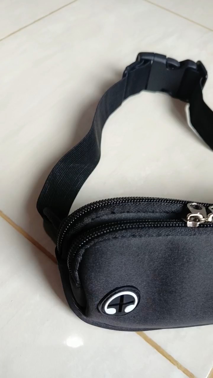 Tas Pinggang Sport Unisex Waterproof Fashionable - Foto ulasan pembeli