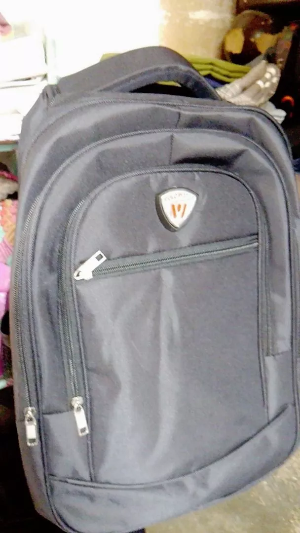 Tas Polo Star 18 IN EXPANDABLE Tas Ransel Kerja Tas sekolah Kunci Usb Port POLO Import - Foto ulasan pembeli