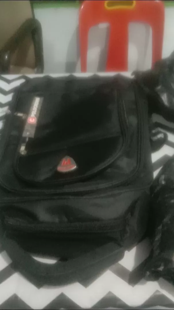 Tas Polo Star 18 IN EXPANDABLE Tas Ransel Kerja Tas sekolah Kunci Usb Port POLO Import - Foto ulasan pembeli