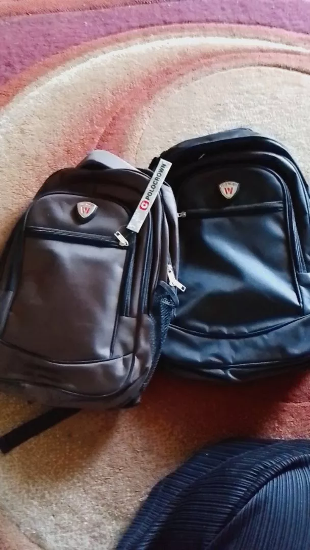 Tas Polo Star 18 IN EXPANDABLE Tas Ransel Kerja Tas sekolah Kunci Usb Port POLO Import - Foto ulasan pembeli
