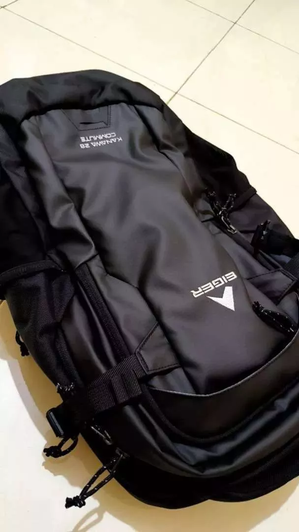 Tas Ransel Waterproof 28L Hitam Kekinian - Foto ulasan pembeli