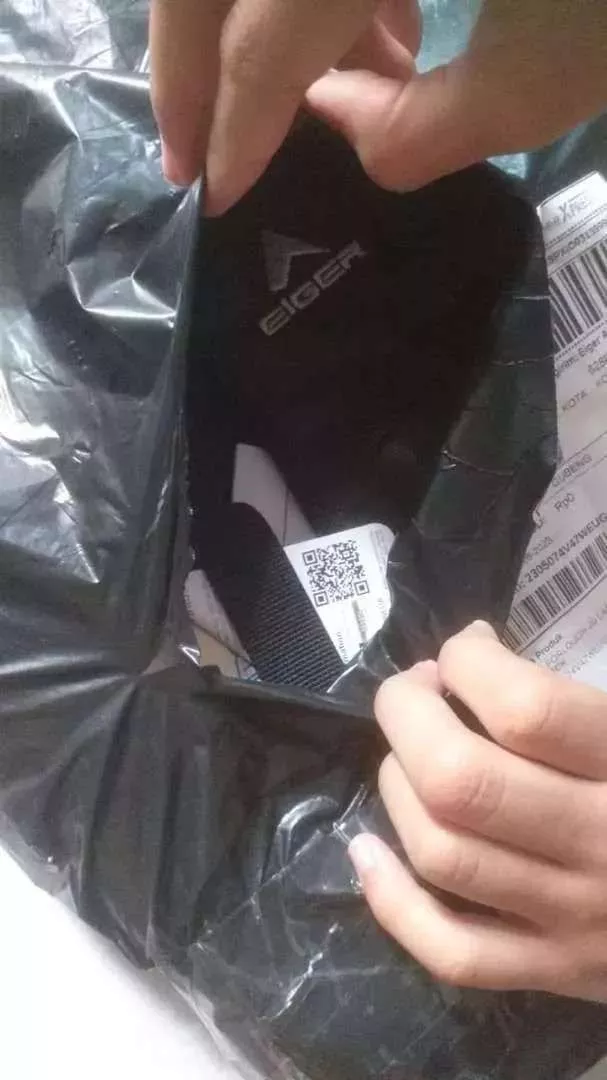 Tas Ransel Waterproof 28L Hitam Kekinian - Foto ulasan pembeli