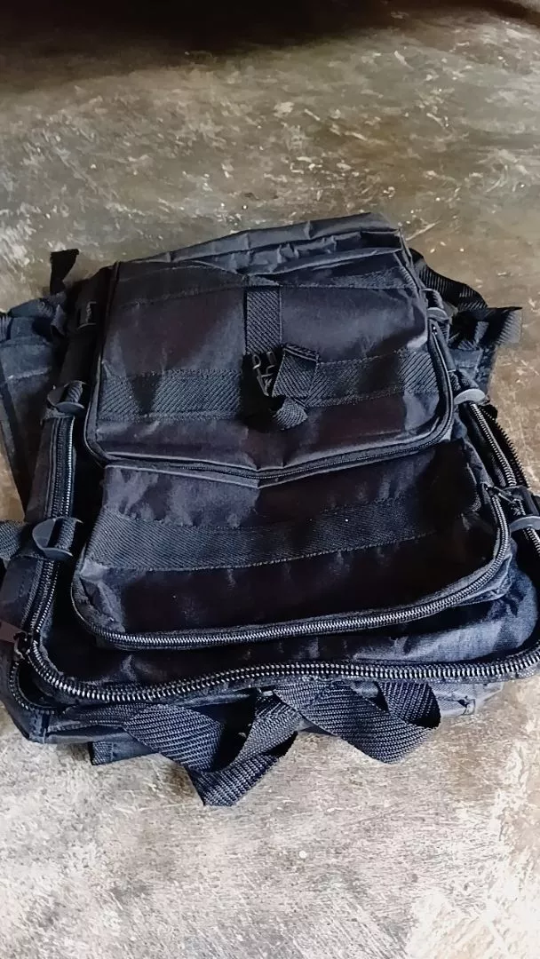 tas ransel laptop tas kuliah tas buat traveling model taktikal muat banyak COD - Foto ulasan pembeli