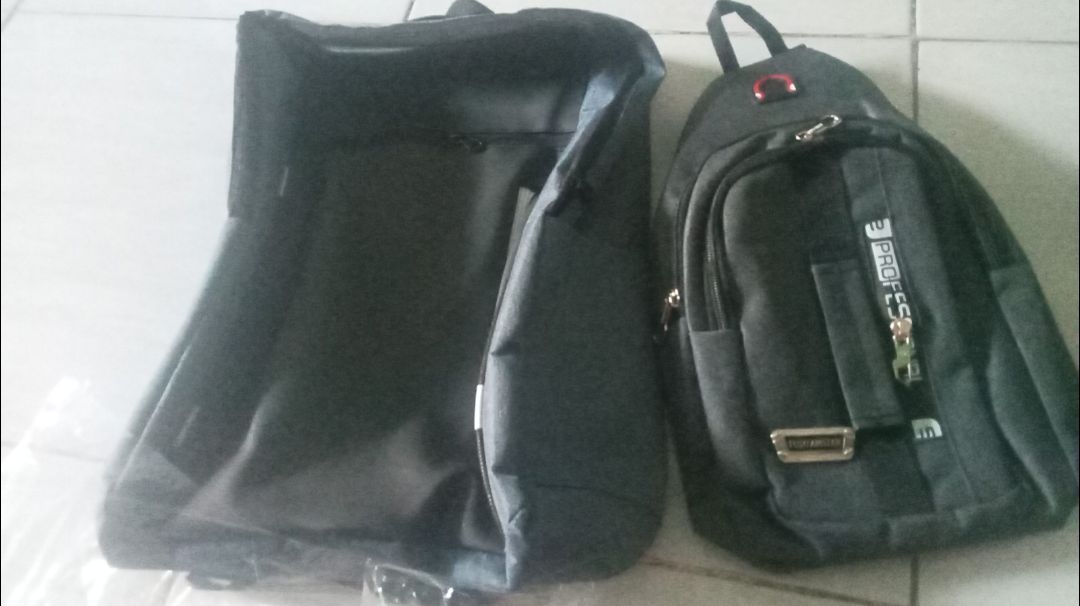 Tas Ransel Laptop Travel Bag Tas Premium Anti Air - Foto ulasan pembeli