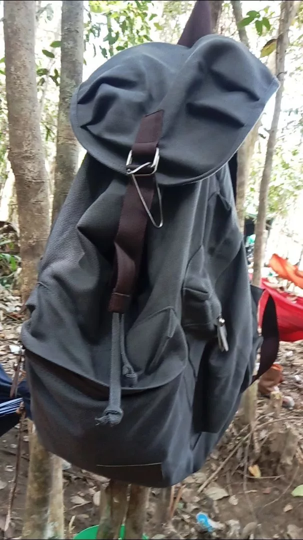 TAS RANSEL PRIA WANITA CANVAS LAPTOP 15 INCH UNTUK SEKOLAH/ KULIAH/HEALING/JALAN-JALAN - Foto ulasan pembeli