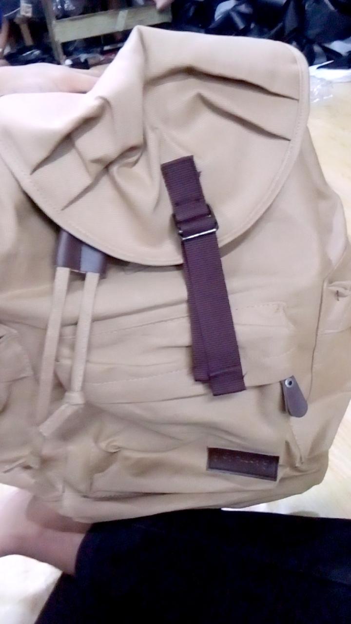TAS RANSEL PRIA WANITA CANVAS LAPTOP 15 INCH UNTUK SEKOLAH/ KULIAH/HEALING/JALAN-JALAN - Foto ulasan pembeli