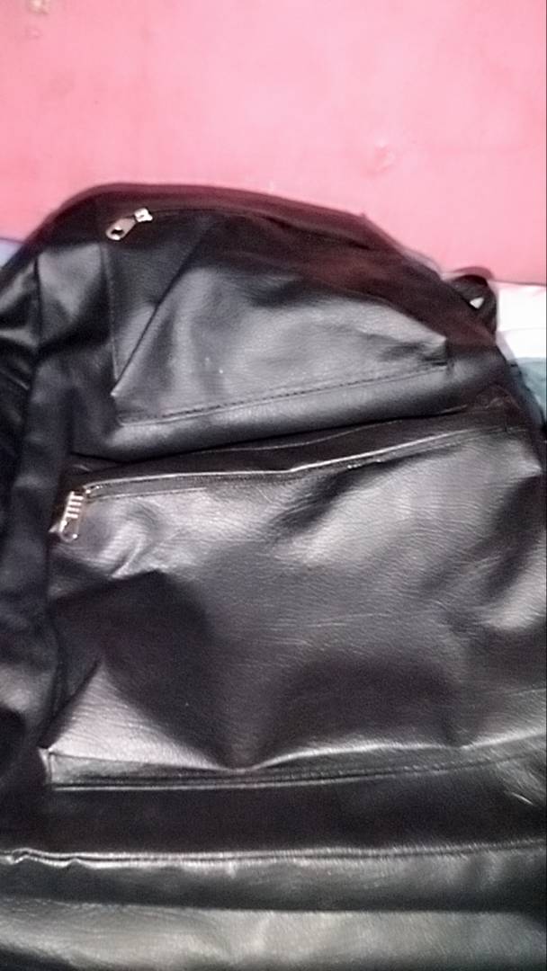 Tas Ransel Punggung Kulit Sekolah Pria Backpack Polos - Foto ulasan pembeli