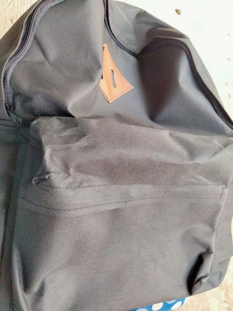 Tas Ransel Remaja Motif CLASIC Unisex Casual Backpack Bahan Kanvas Desain Simpel,Kuat,Tidak Mudah Luntur Dan Awet - Foto ulasan pembeli