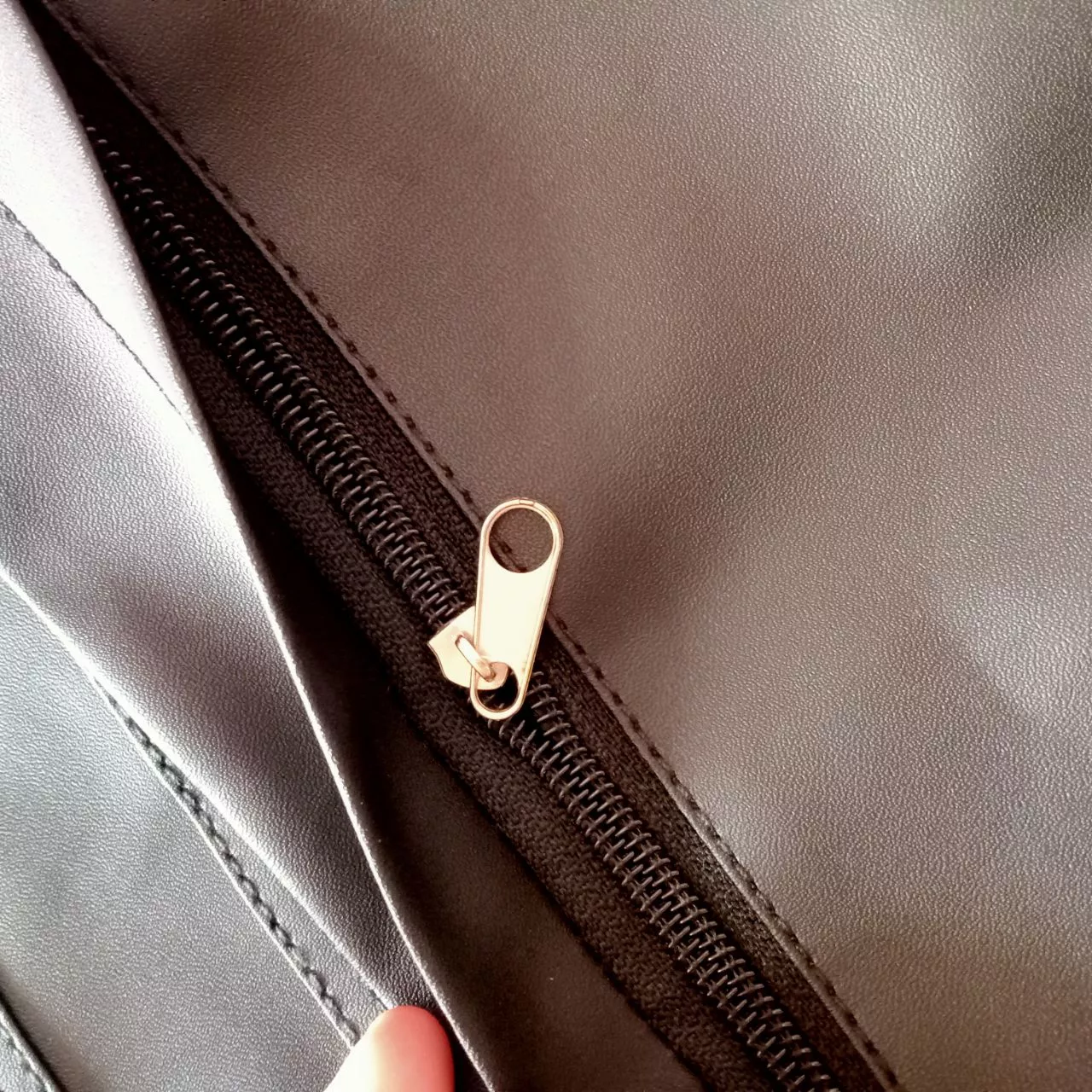 Tas Ransel Sekolah Gendong Kulit Backpack Pria - Foto ulasan pembeli