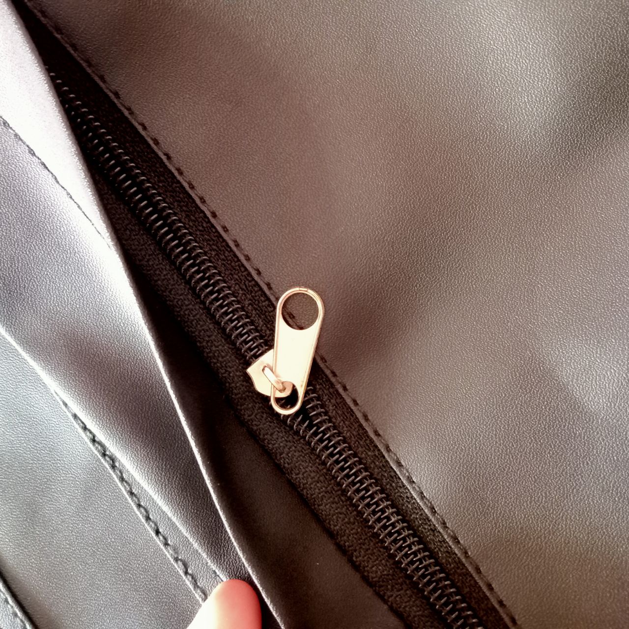 Tas Ransel Sekolah Gendong Kulit Backpack Pria - Foto ulasan pembeli