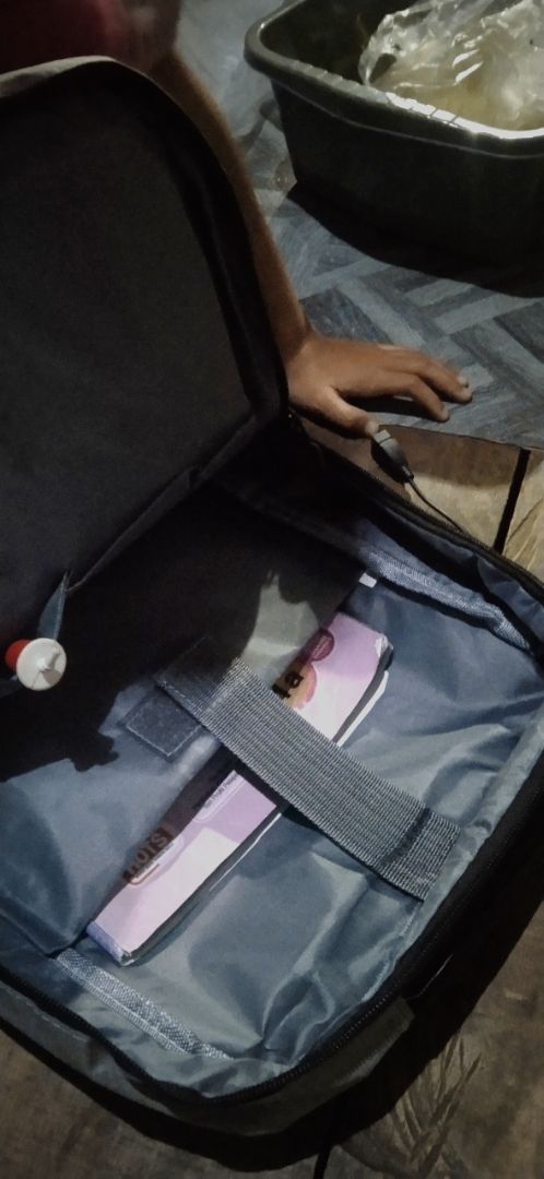 Tas Ransel Sekolah Kerja Kuliah / BackPack Kanvas Import Port USB Trendy Unisex Korean Style - WY14 - Foto ulasan pembeli
