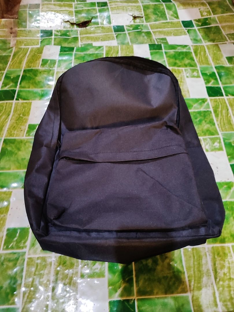 Tas Ransel Sekolah Polos Pria Wanita - Desain Simpel, Ringan, Uniseks Ukuran 37x42cm Muat Laptop - Foto ulasan pembeli