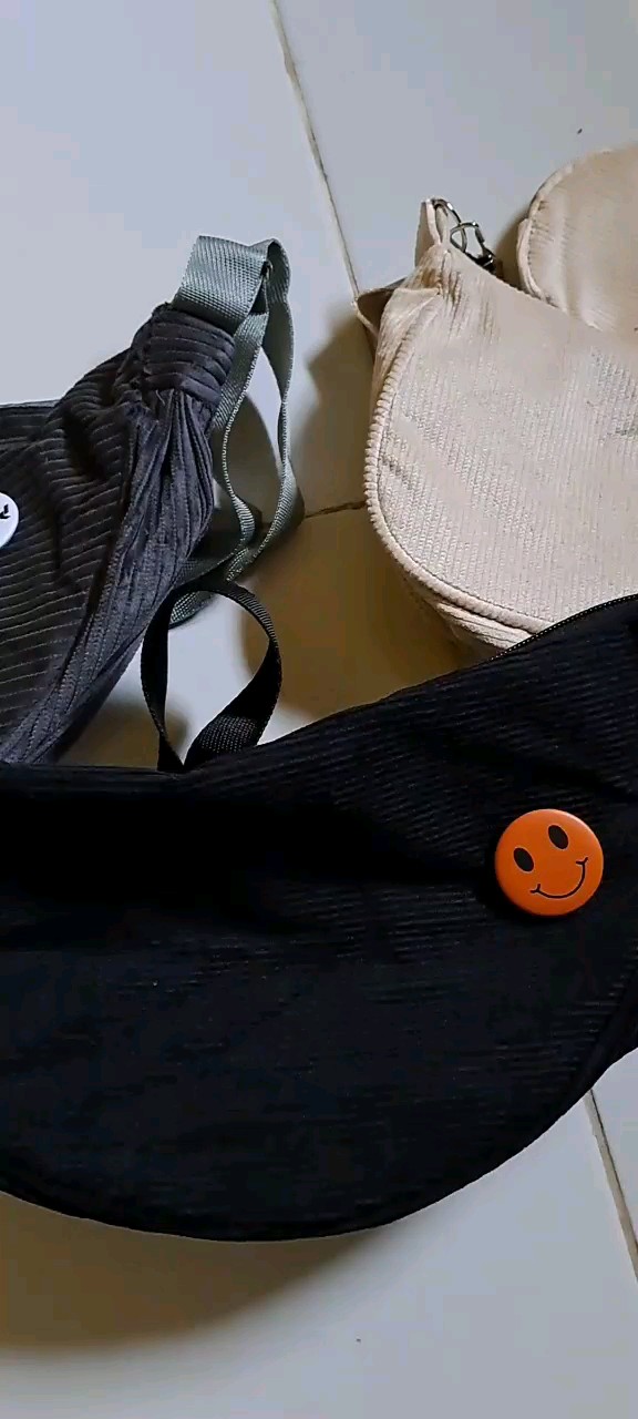 Tas Selempang Corduroy Loly Tas Slingbag Wanita Pushop - Foto ulasan pembeli