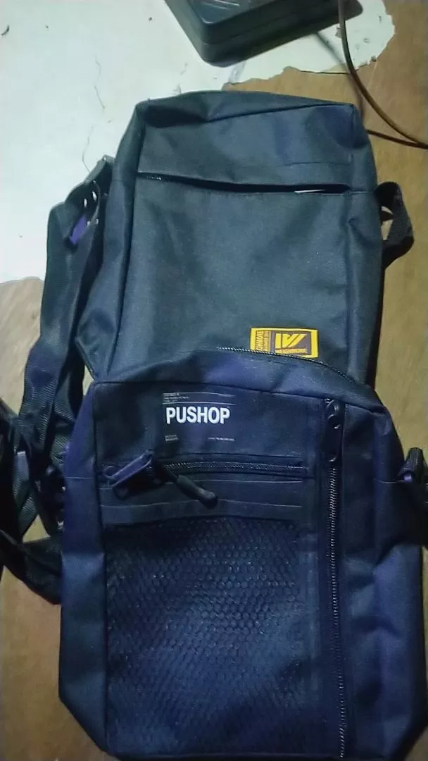 TAS SELEMPANG FULL BLACK KEKINIAN PRIA WANITA - Foto ulasan pembeli